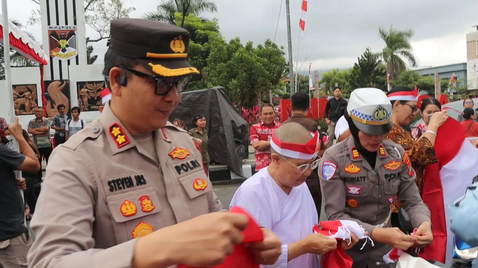Gerakan Pembagian Bendera Merah Putih Warnai Semangat Nasionalisme di Minahasa